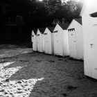 Cabanons de plage inoccupés