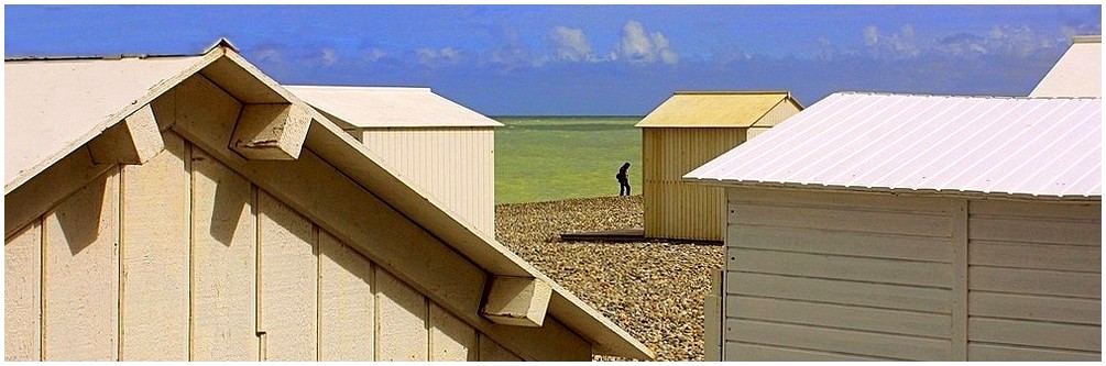 Cabines de plage sur la côte normande