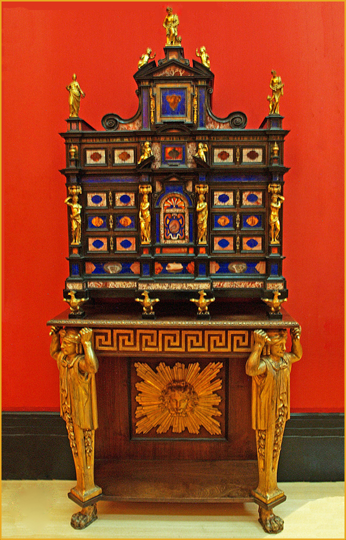 Cabinet italien en bois de rose (Ilalie XVIIème)   --  Fitzwilliam Museum