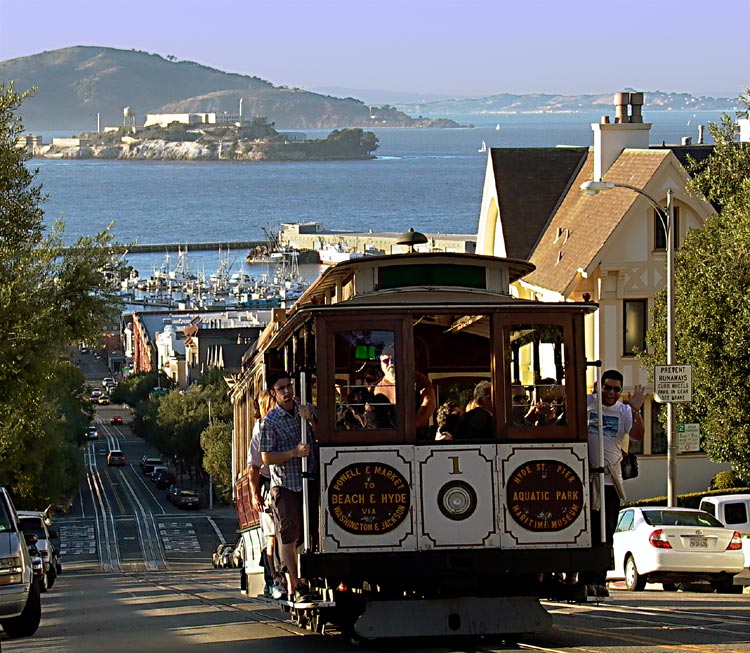 Cable Car vor Alcatraz