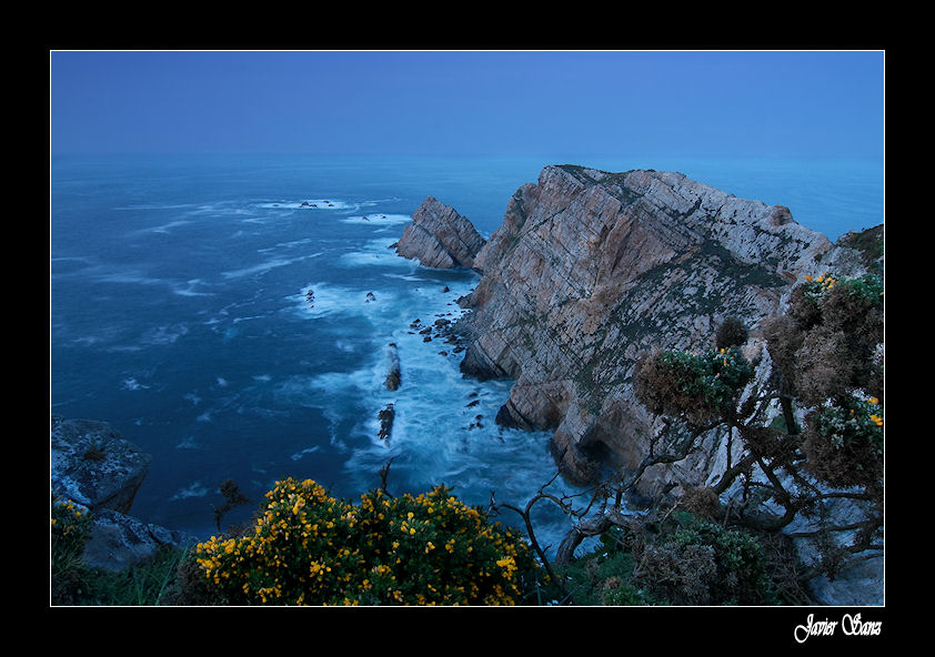 Cabo Peñas con luz de luna.