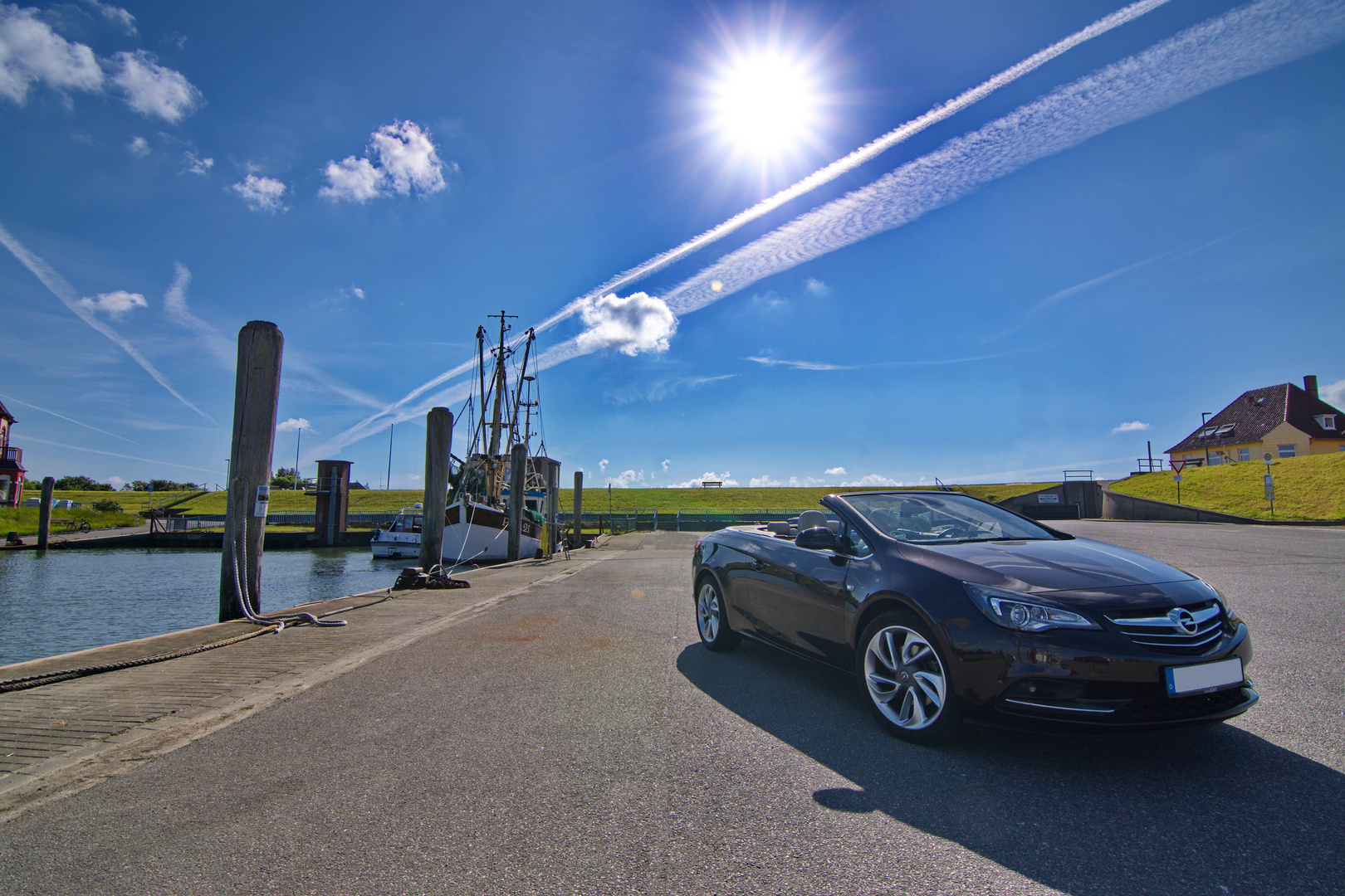 Cabrio am Hafen