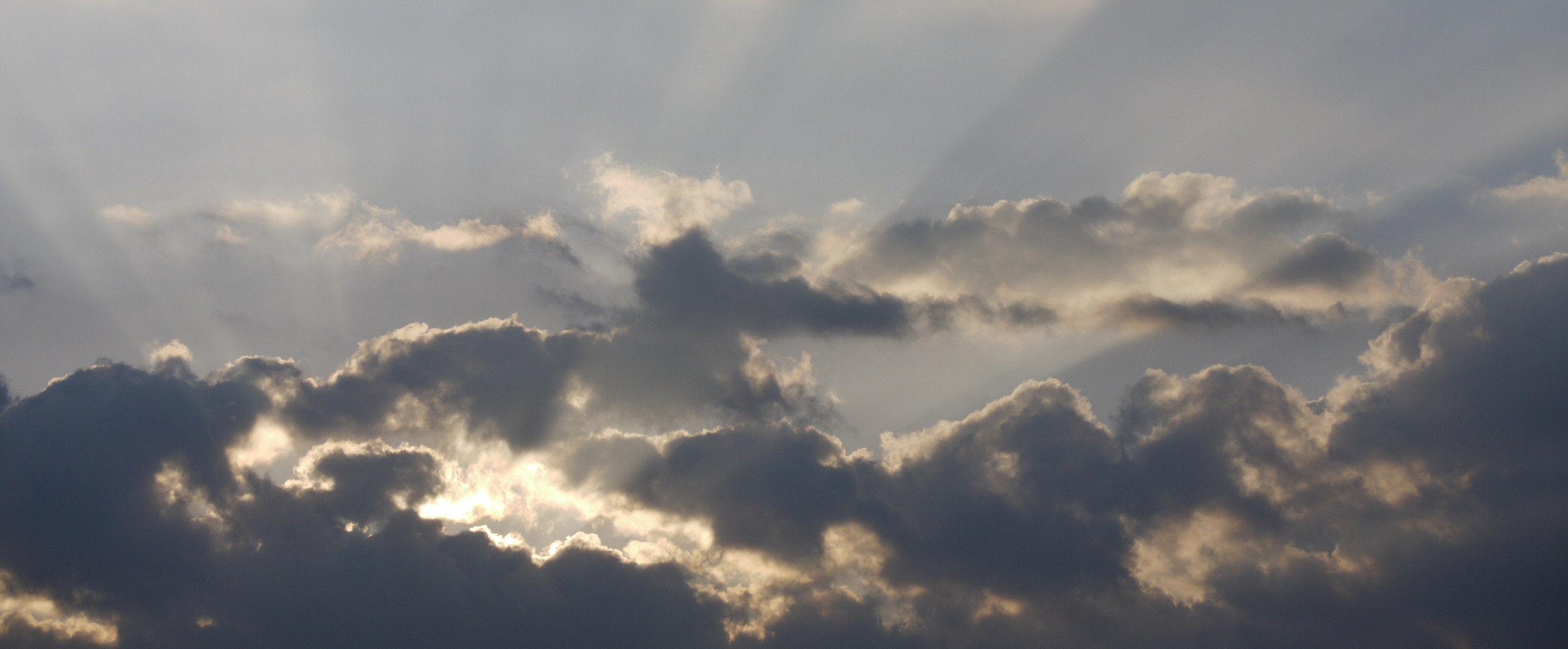 Cache Cache Entre Les Nuages ...