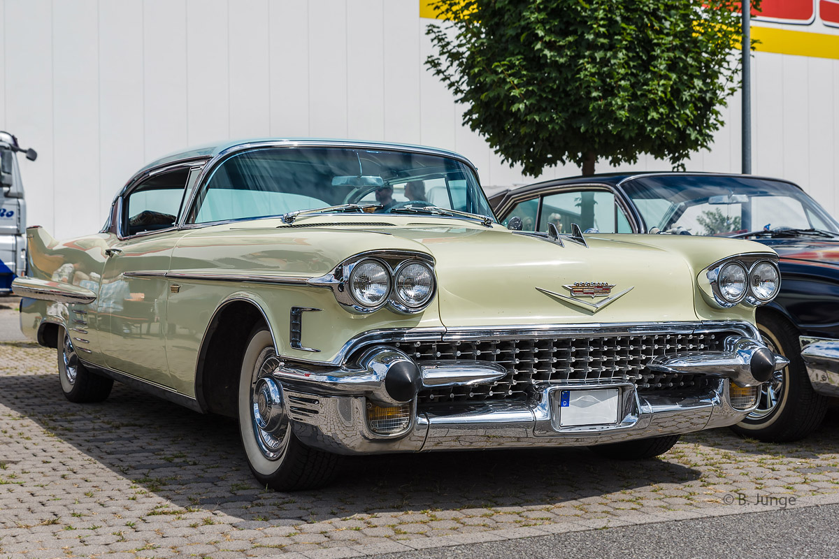 Cadillac Coupe DeVille