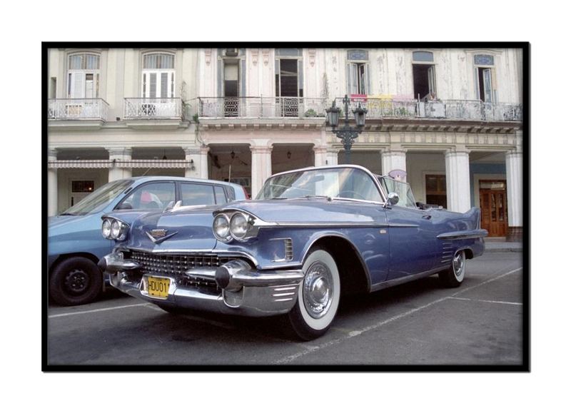 Cadillac Fleetwood Convertible 1958 in front of Hotel Inglaterra - La Habana