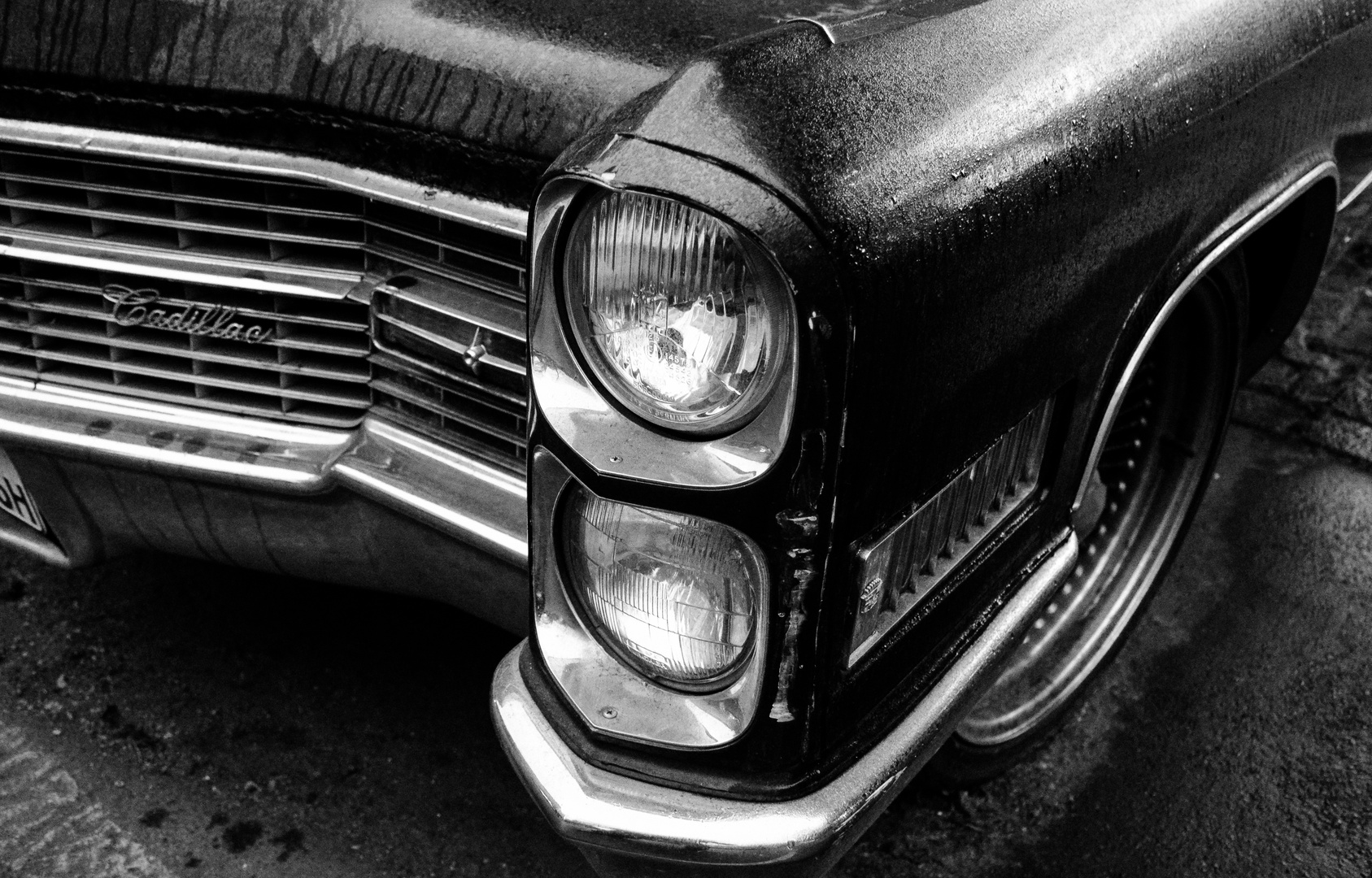 Cadillac im Regen