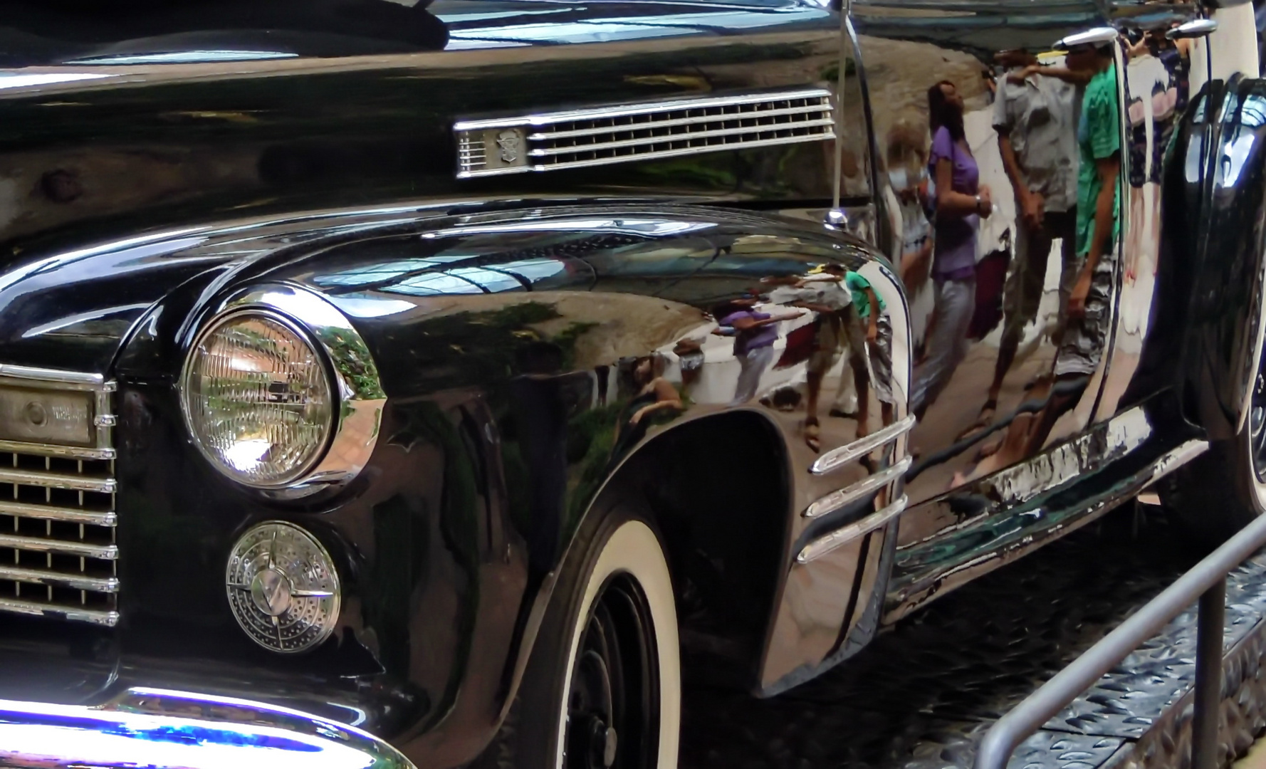 Cadillac mit Spiegelung