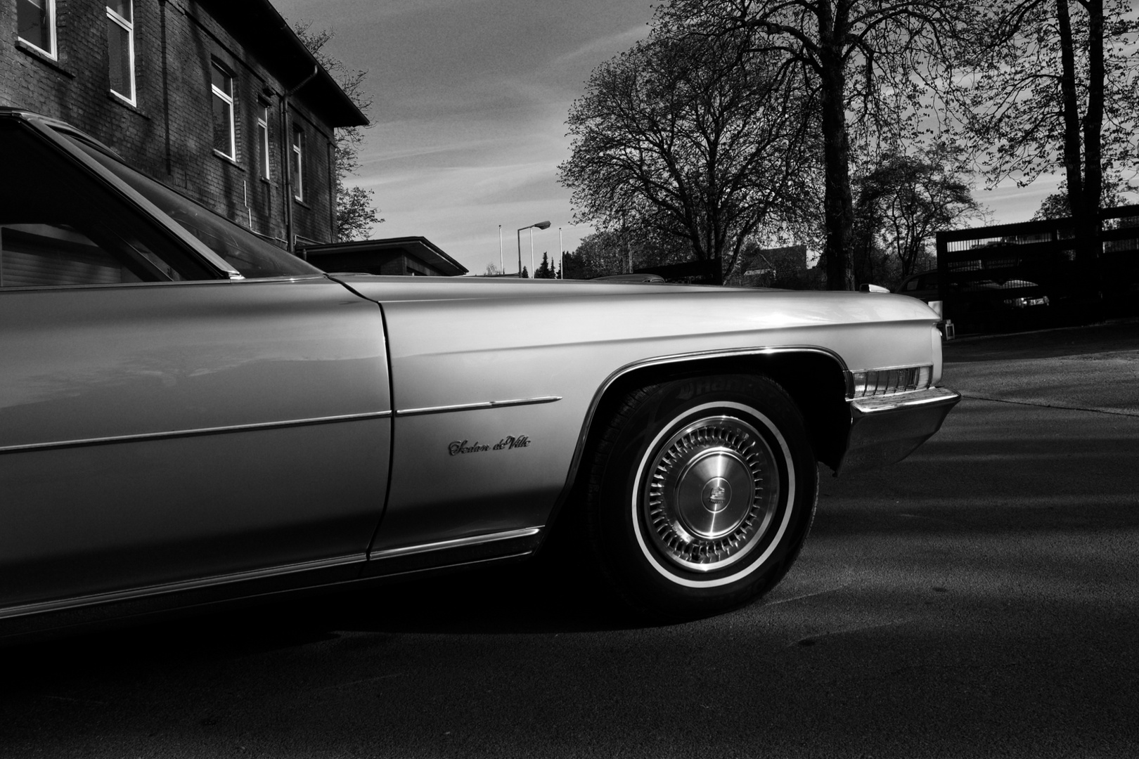 Cadillac Sedan Deville in sw...