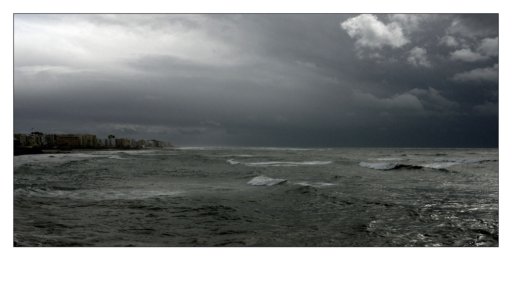 Cadiz - das Unwetter naht