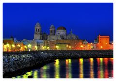 Cádiz zur blauen Stunde