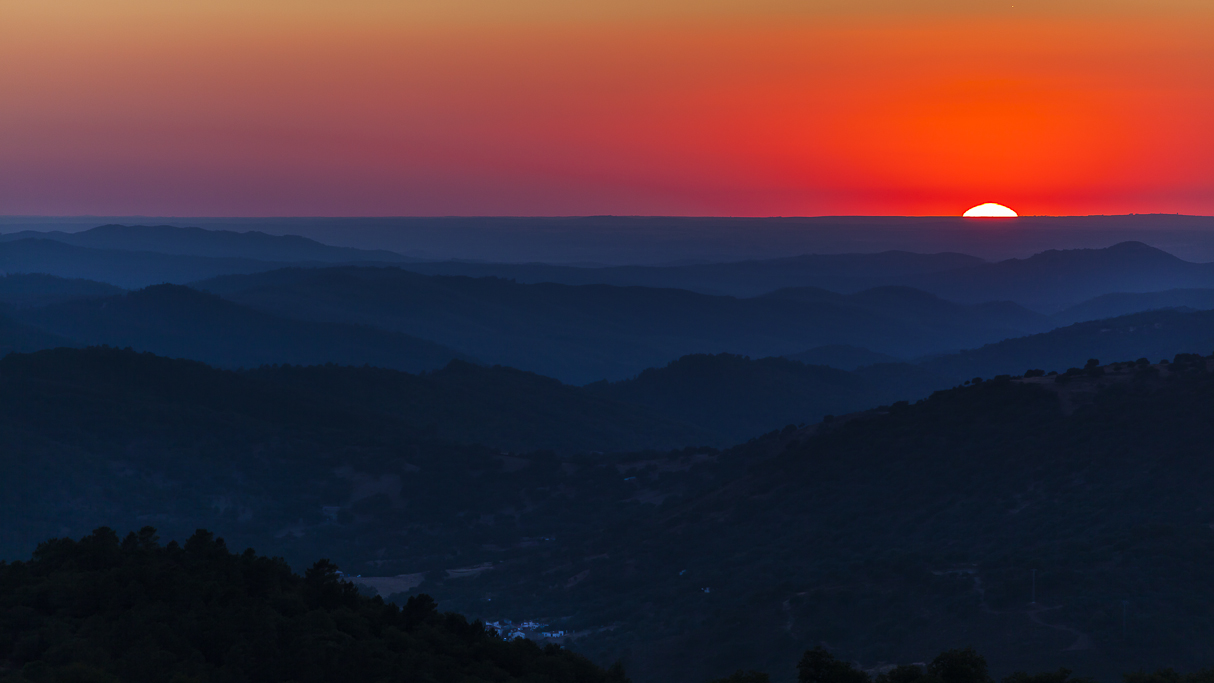 Cae la tarde en la Sierra de Aracena y Picos de Aroche...