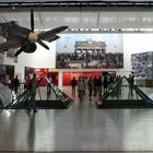 Caen - Mémorial pour la Paix Innenansicht mit Brandenburger Tor am Tag des Mauerfalls