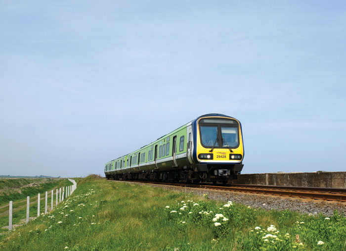 CAF DMU bei Rathcoole