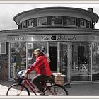 Cafe "Ambiente" in Bremen am Osterdeich mit Blick auf die Weser.