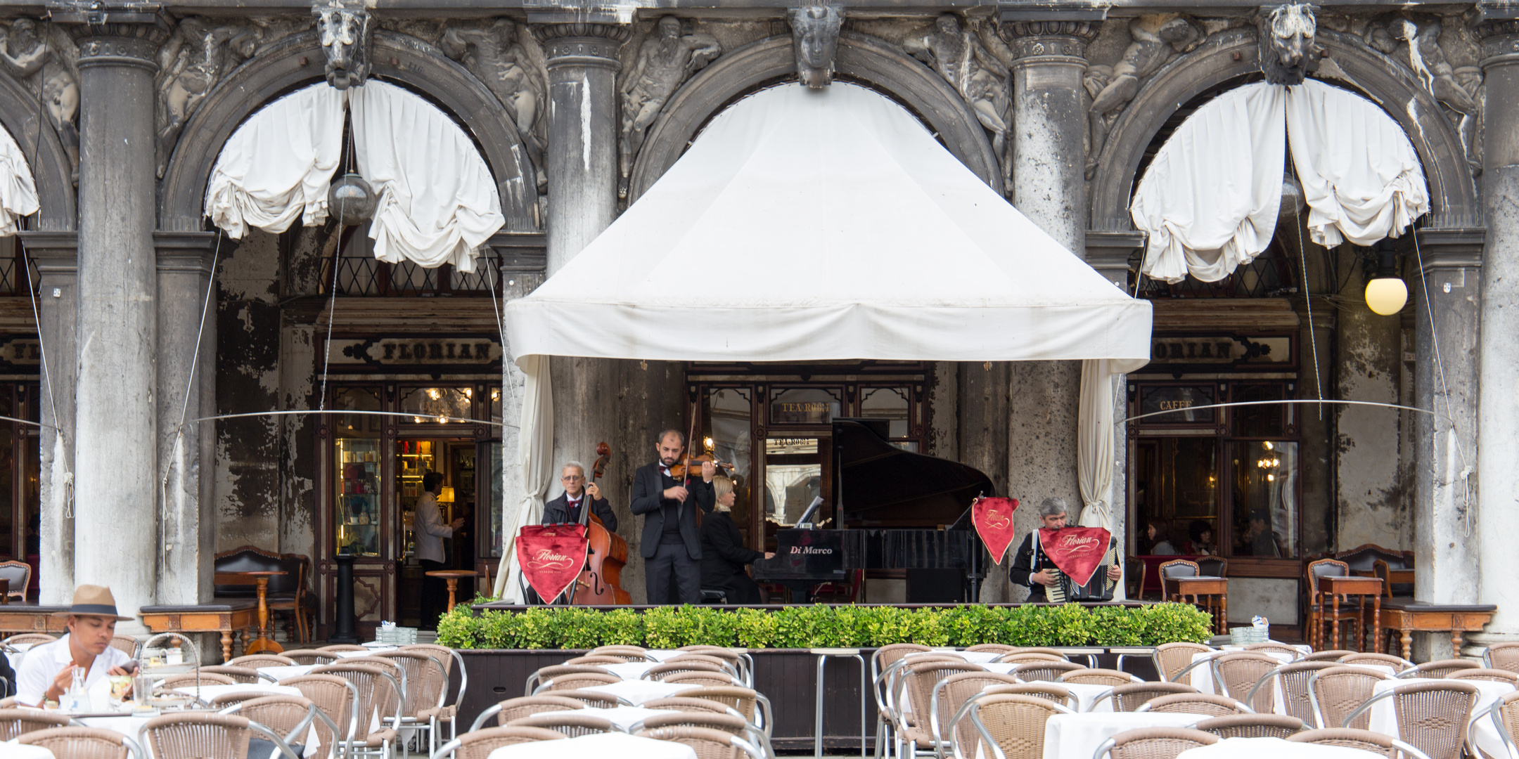 Cafe Florian oder 11 Euro für einen Cappuccino