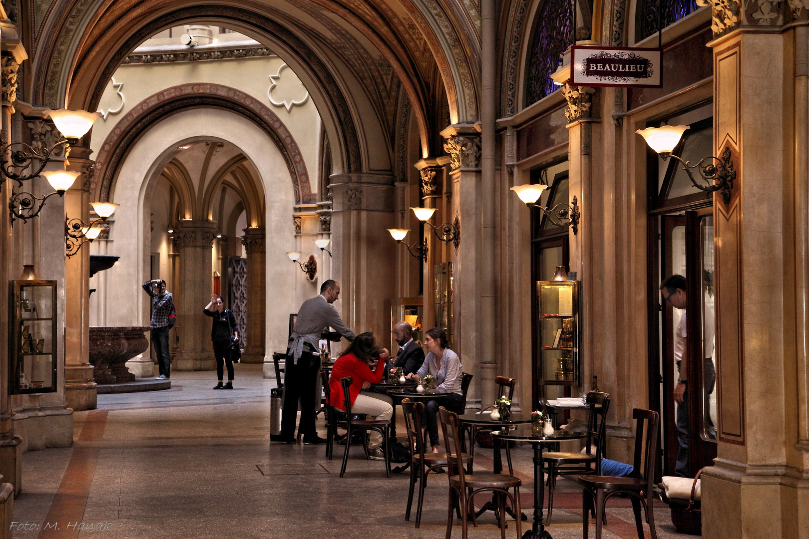 Cafe in der Ferstelpassage - Wien