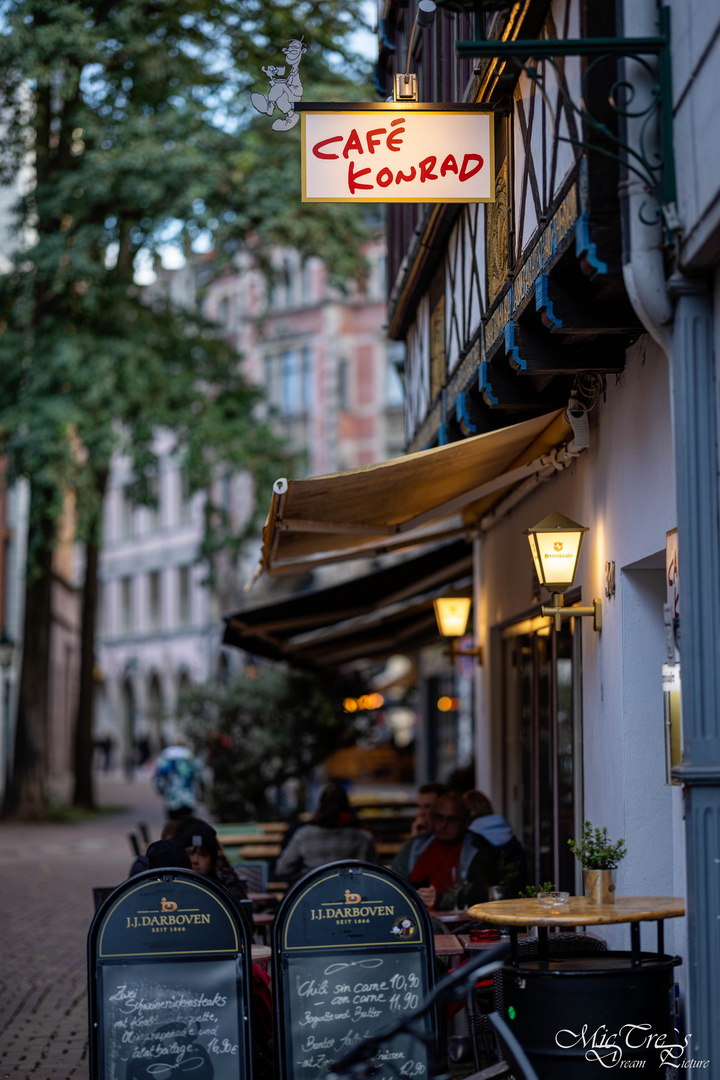 Cafe Konrad, ein Lokal was in der Altstadt nie fehlen sollte.