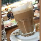 Cafe Latte mit kleinen Mokka in Wien