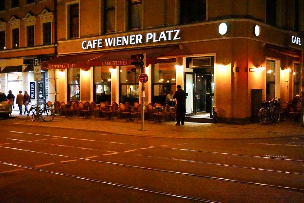Cafe Wiener Platz Munchen Foto Bild Architektur Stadtlandschaft Stadtlandschaften Bei Nacht Bilder Auf Fotocommunity