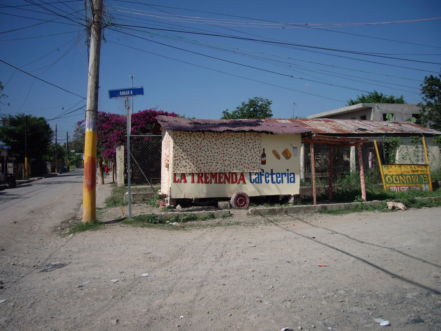 Cafeteria La Tremenda a Los Pomos