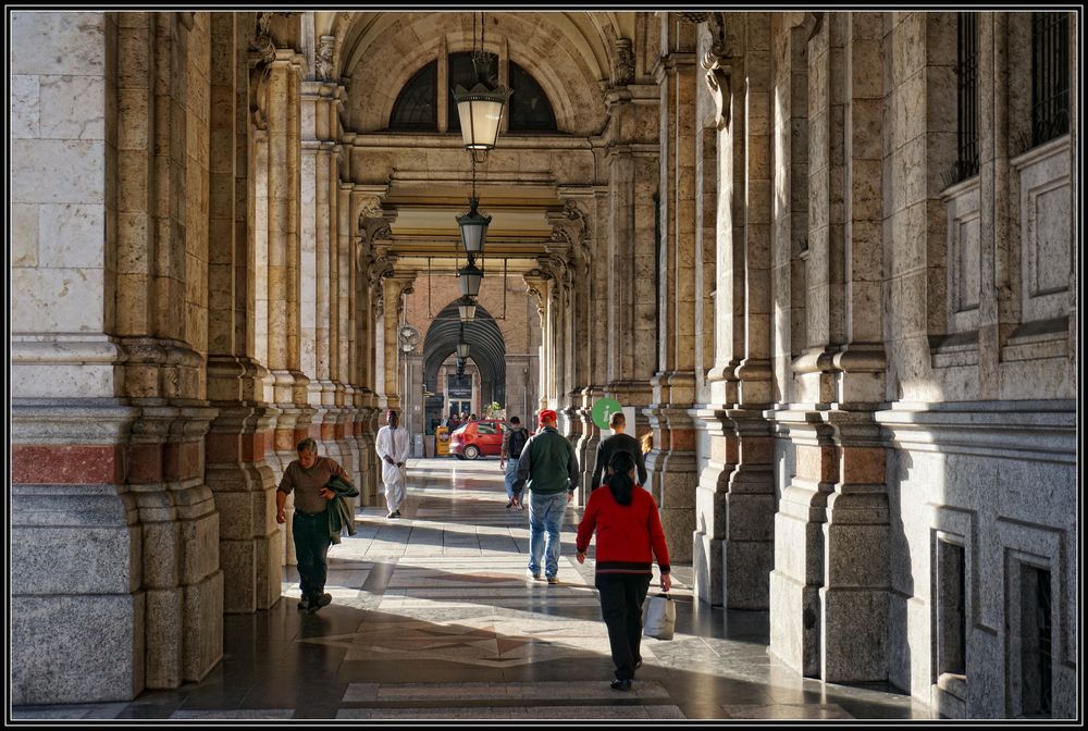 Cagliari 2016 : Via Roma -  portici