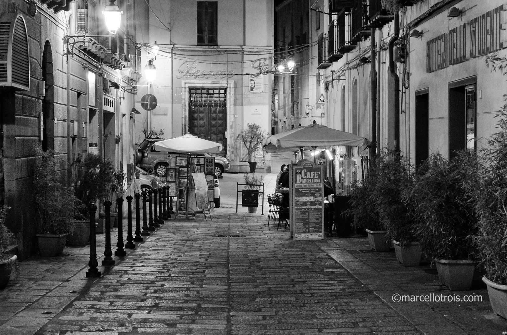 Cagliari Via Dettori by night