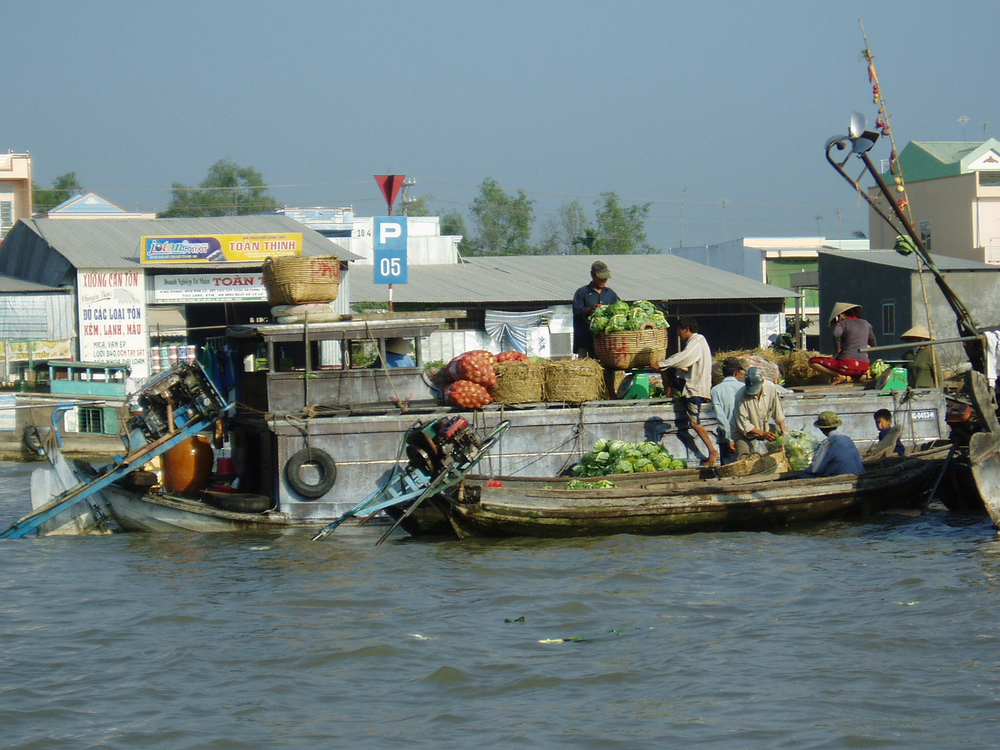 Cai Be Floating Market im Mekong Delta - Vietnam