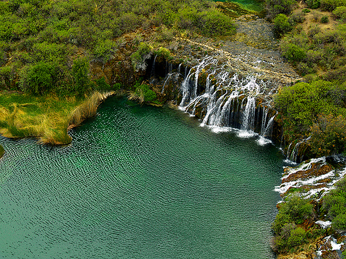 Caída de aguas en Huancaya, Yauyos, Lima.