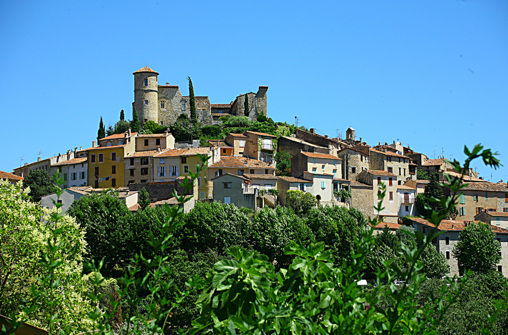 Caillan 06 village haut perché