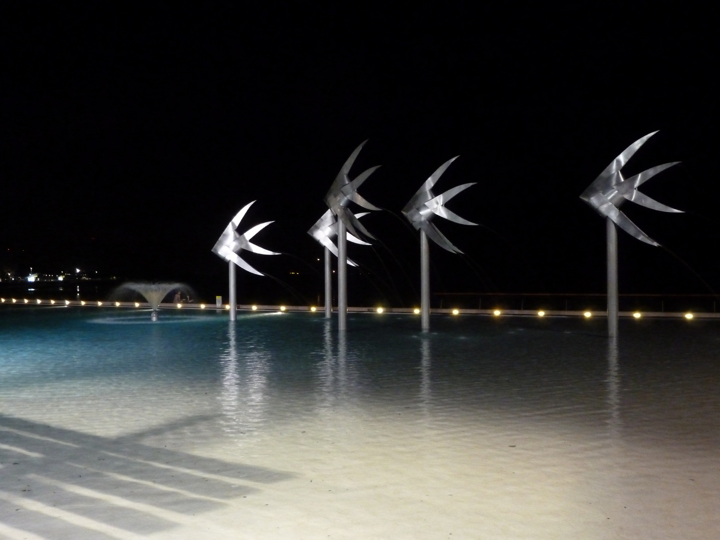 Cairns Lagoon bei Nacht