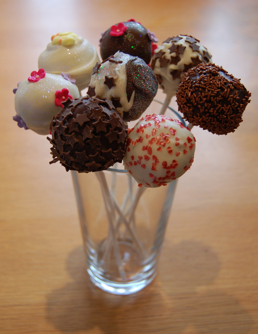 Cake pops for all!!