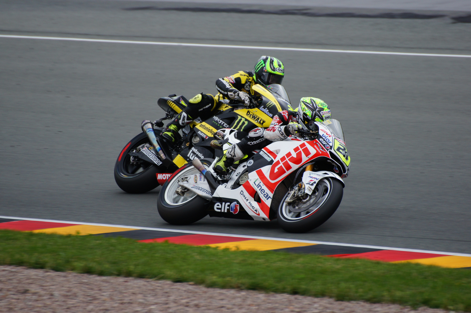 Cal Crutchlow und Tommaso Lorenzetti in der Moto2