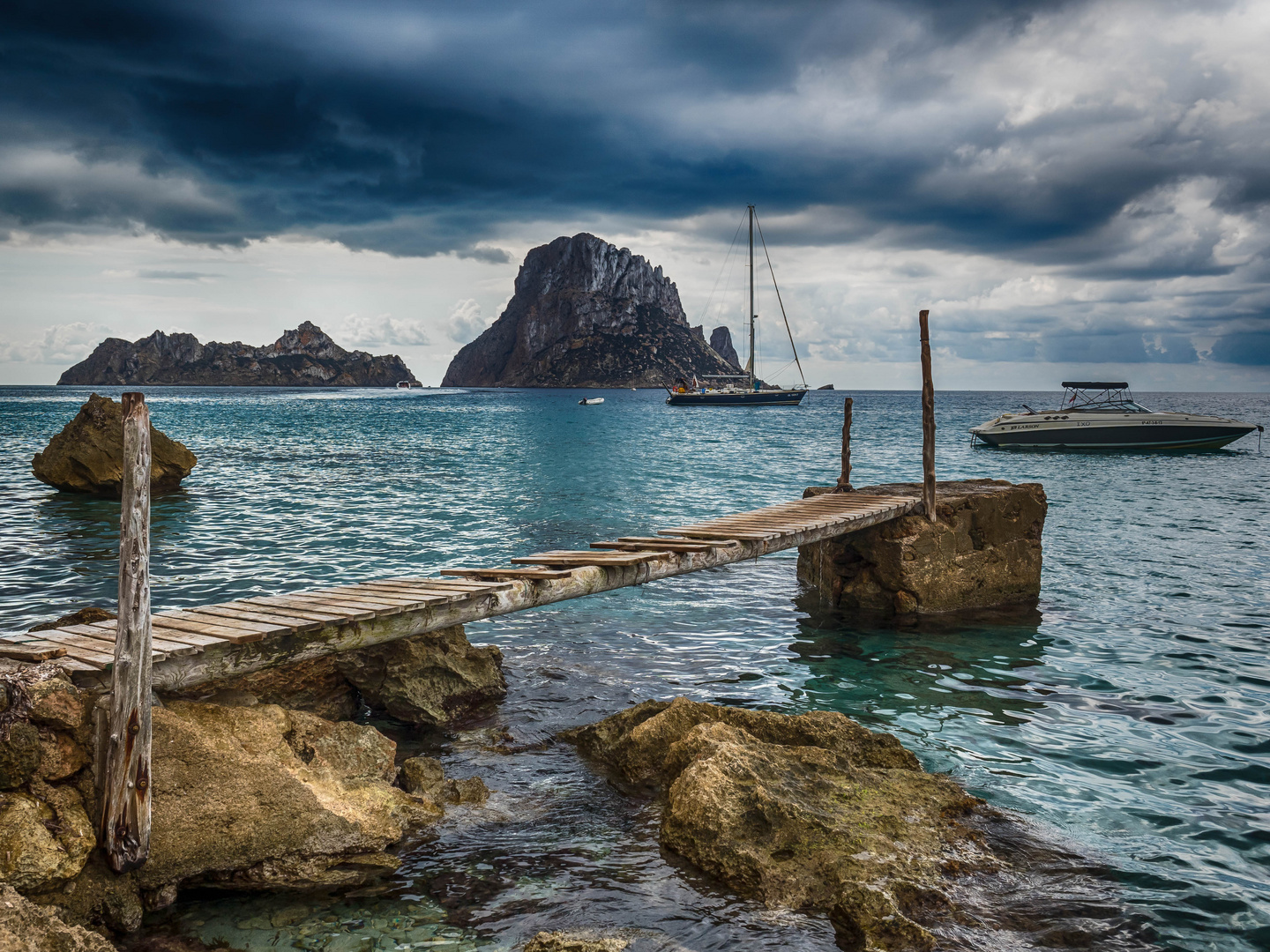 Cala d'Hort vor einem heftigen Schauer