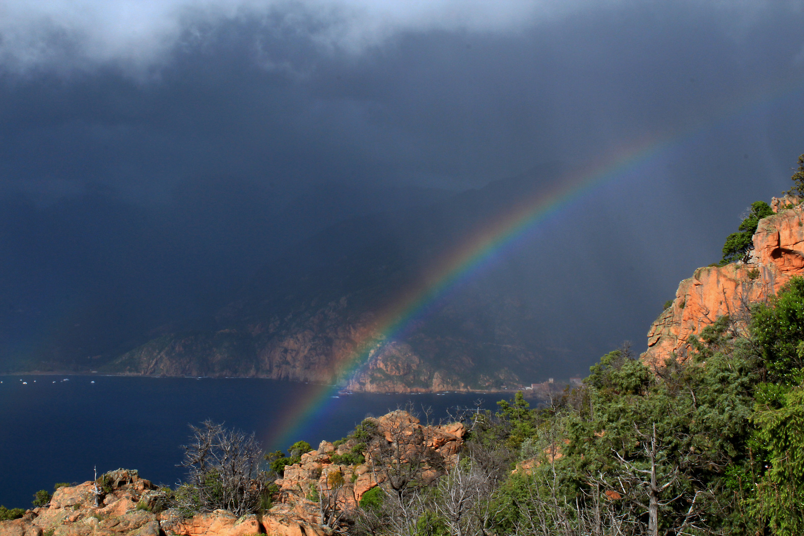 Calanche in Regenbogenstimmung