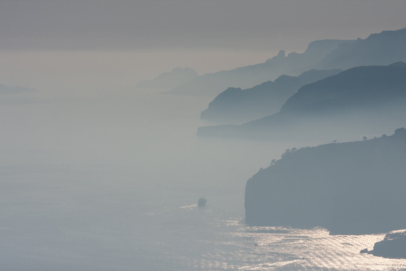 Calanques im Nebel