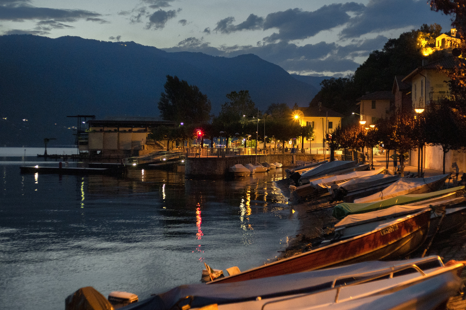 Caldè by night