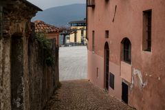 Caldè, piazza Lago