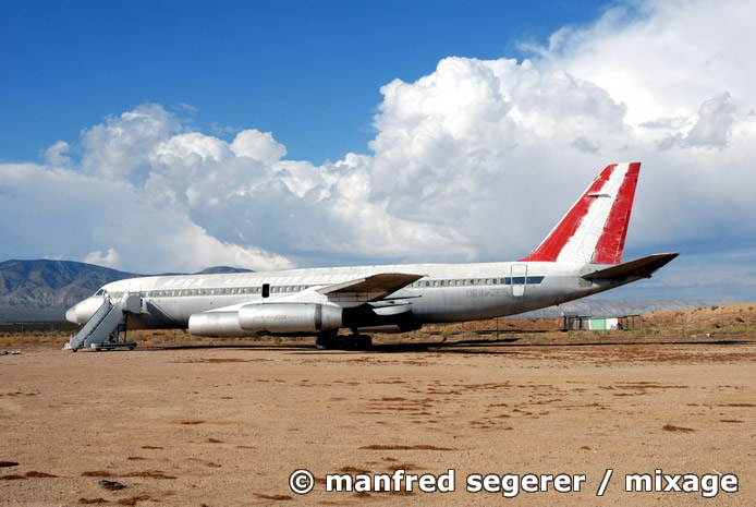 California, Graveyard-Airport Mojawe