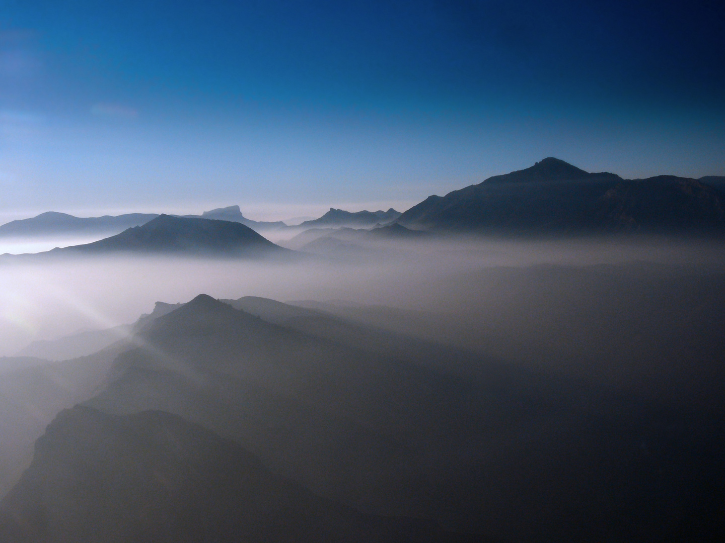 Calima sobre los Valles de Alicante