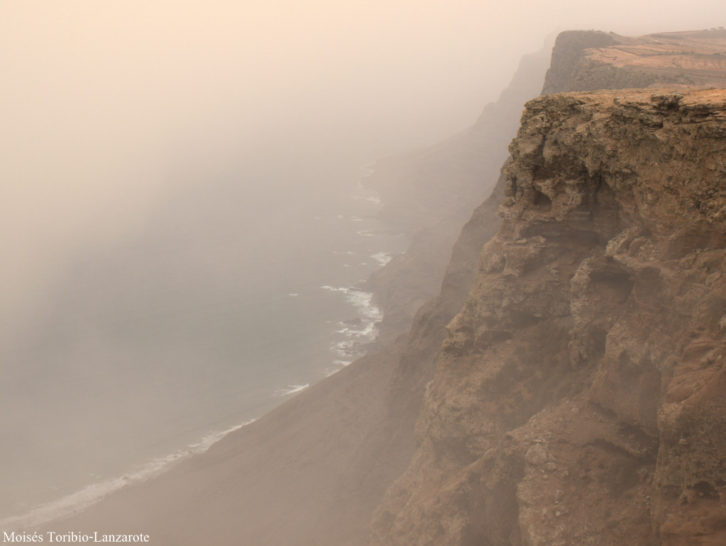 Calima y bruma en Lanzarote