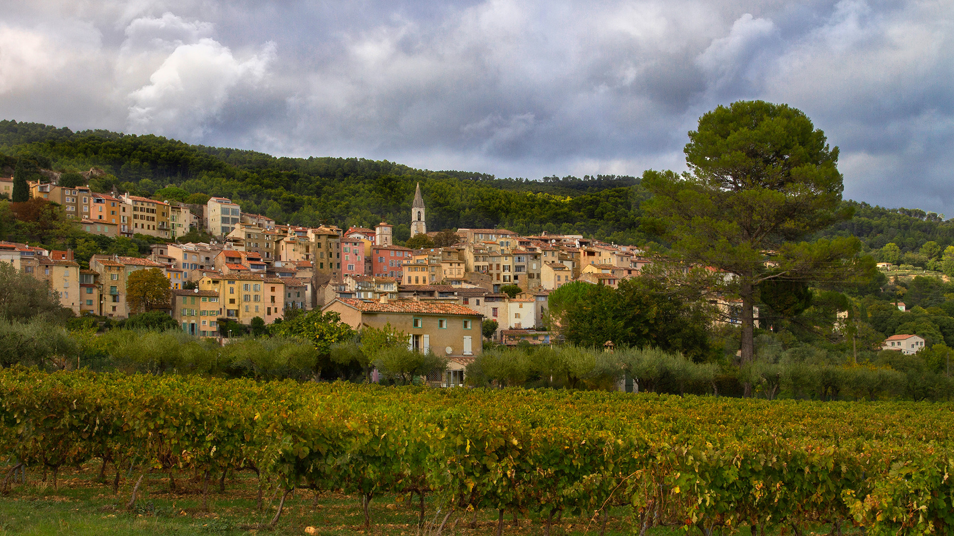 Callas : village perché du pays de Fayence 83 Var