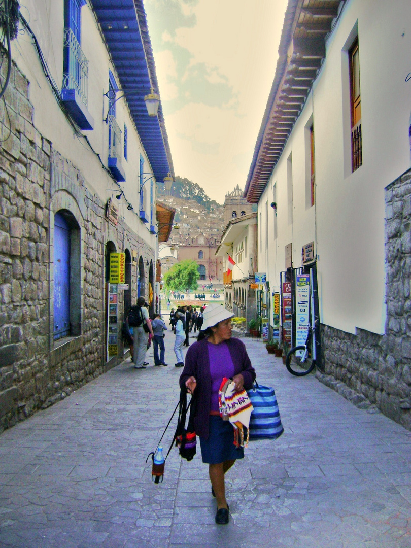 Calle cuzqueña llamada " Calle del Medio""