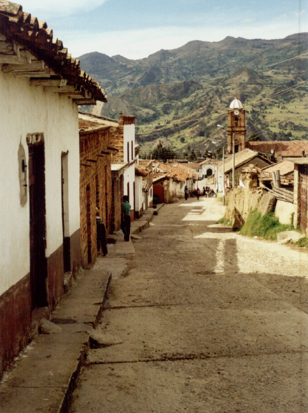 CALLE DE CALICANTO, MONGUÍ.