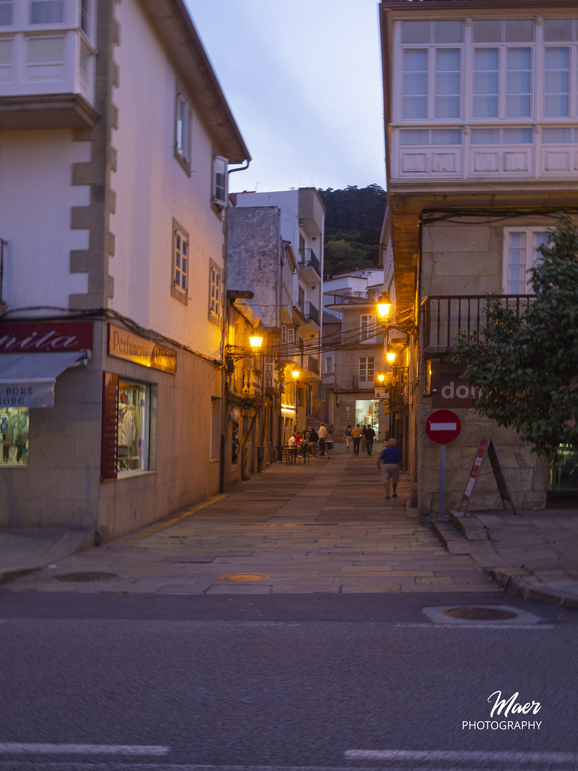 Callejeando a la hora azul.