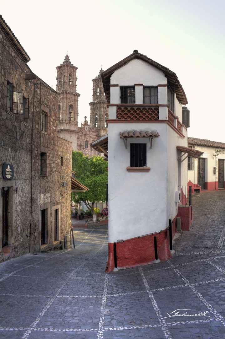 " CALLEJONES DE TAXCO "