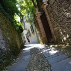 Callejuela que bordea un Convento de Clausura