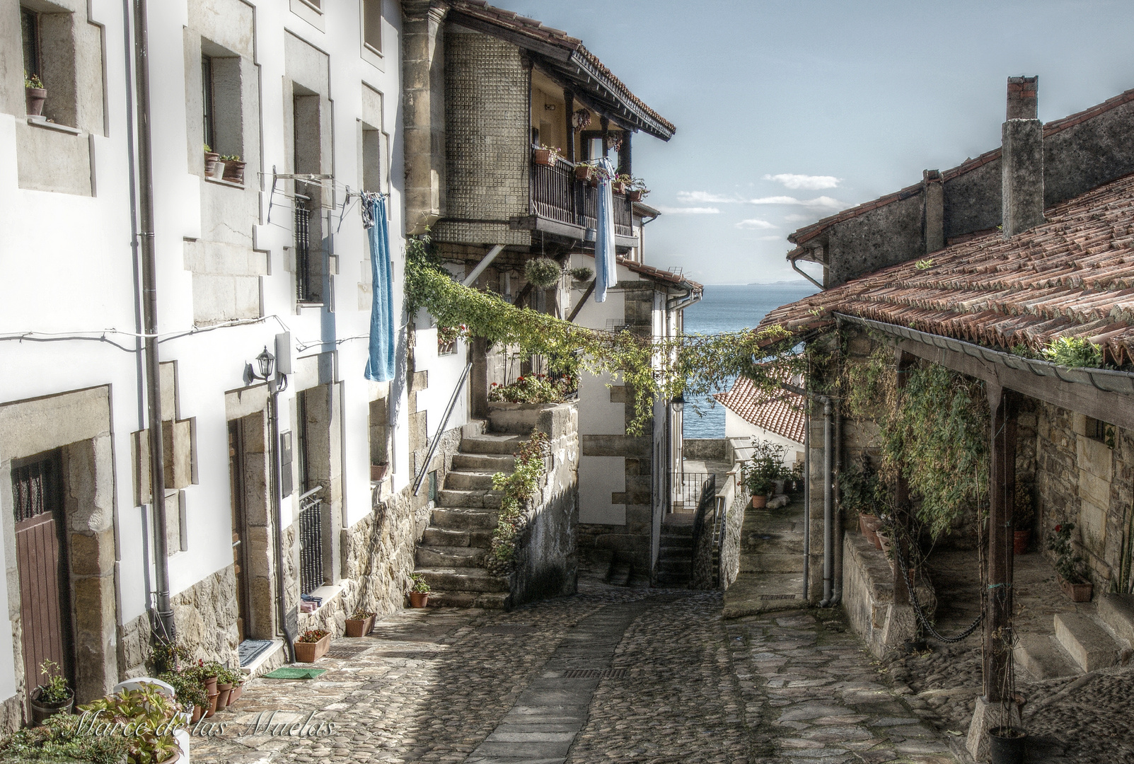 ...Calles de Lastres...