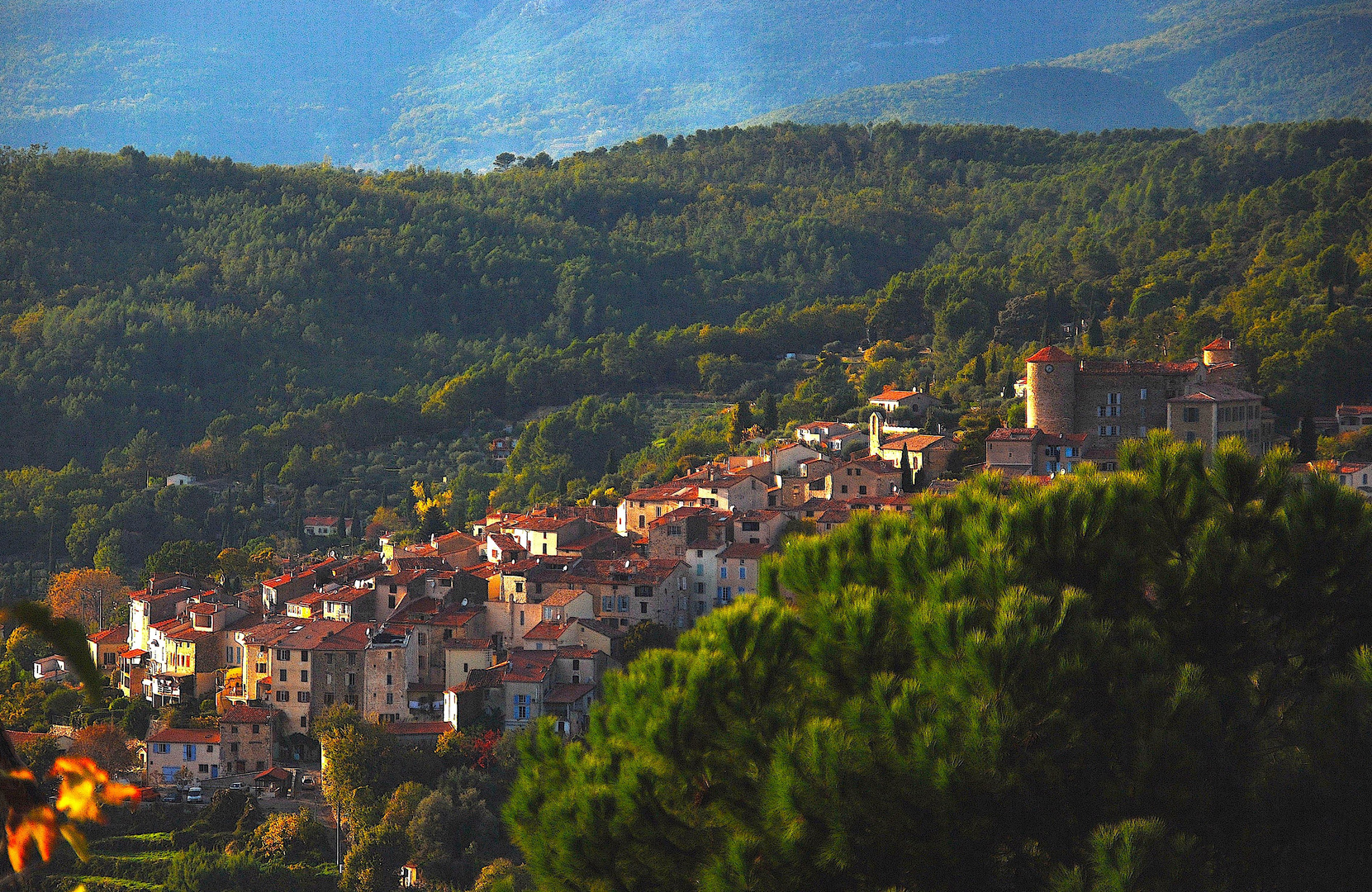 CALLIAN, BALCON DE L'ESTÉREL