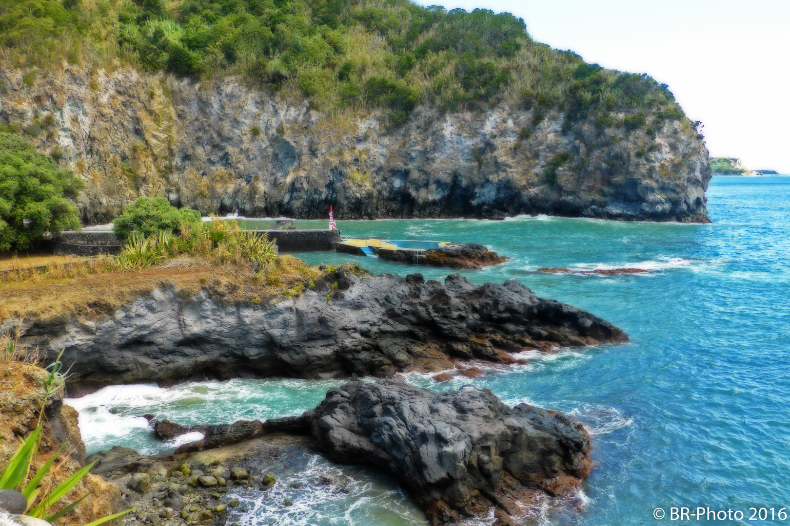 Caloura mit Badeinsel auf Sao Miguel