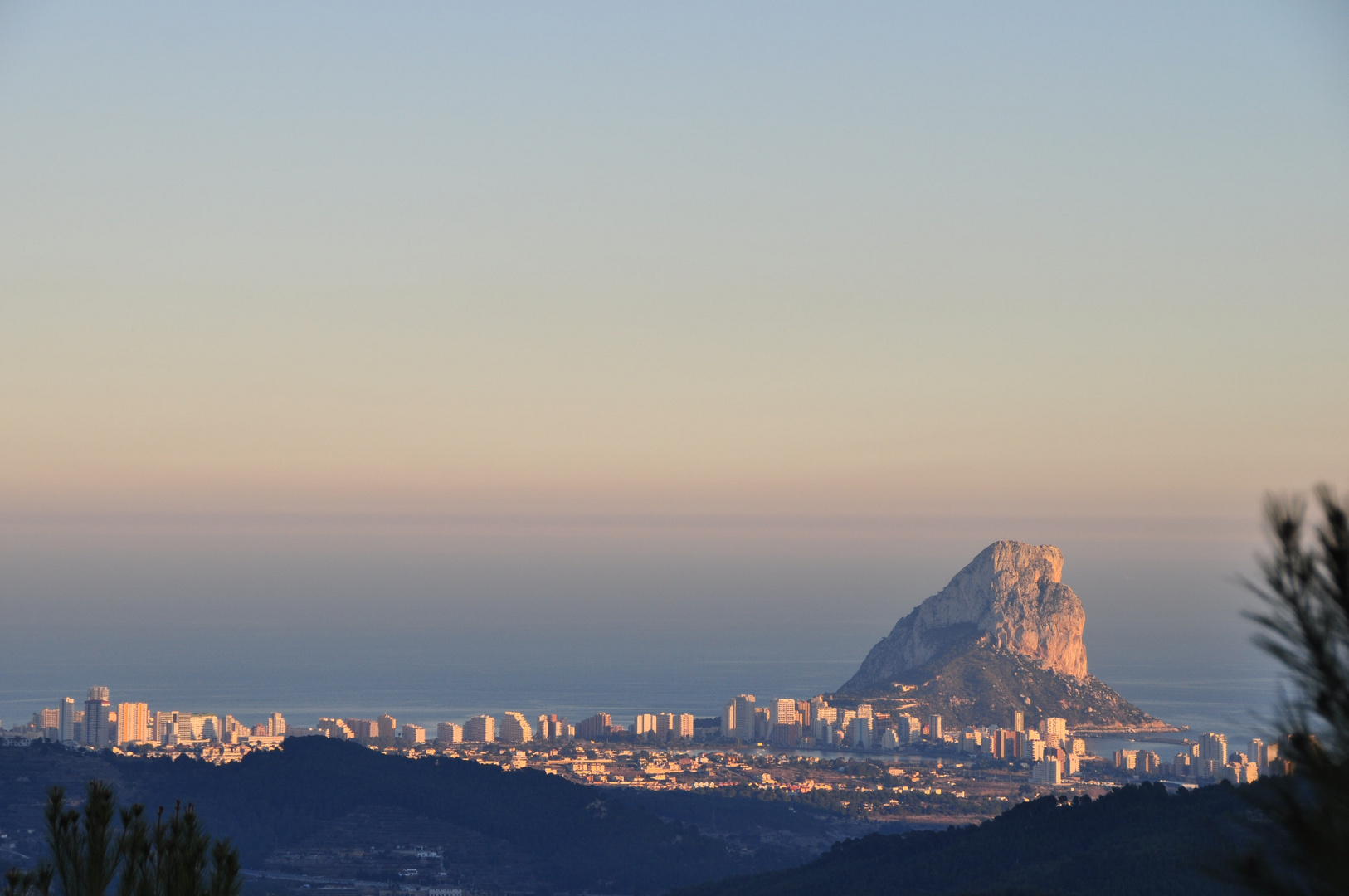 Calp (Calpe) erlebt einen Sonnenuntergang